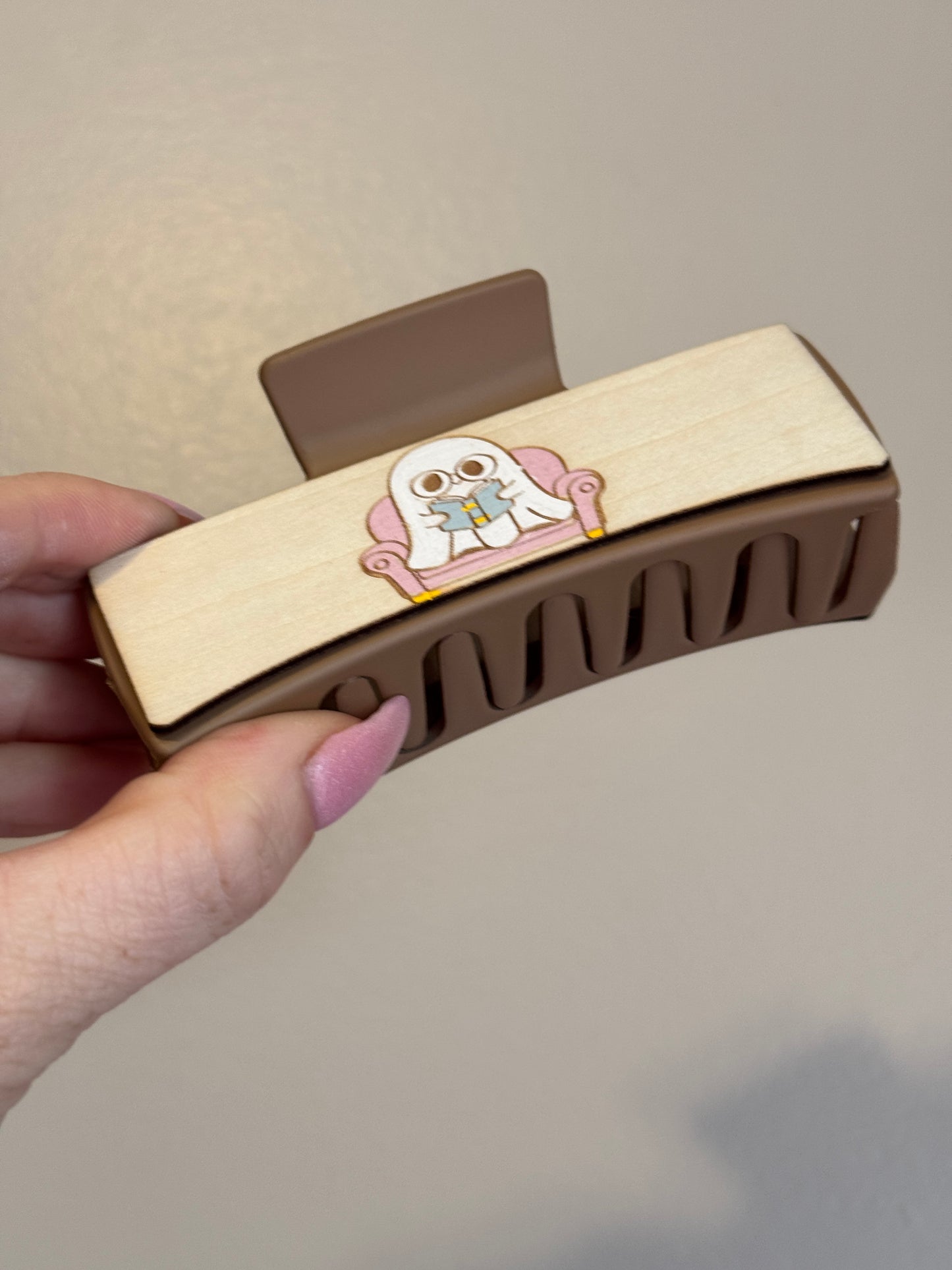 Ghostly reader claw clip