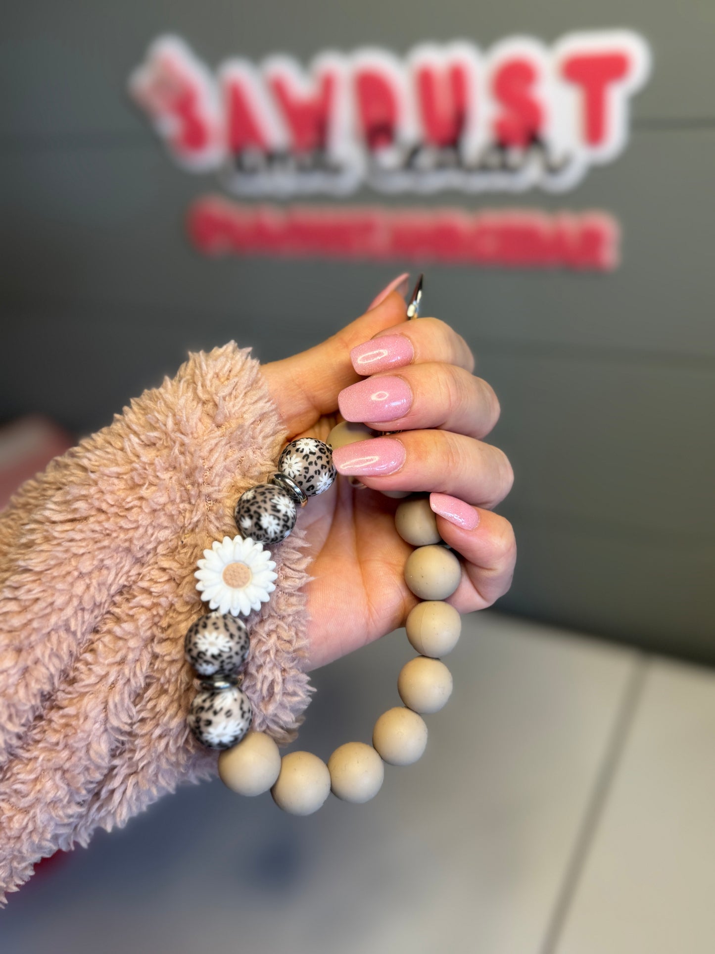 Monochrome Daisy Wristlet