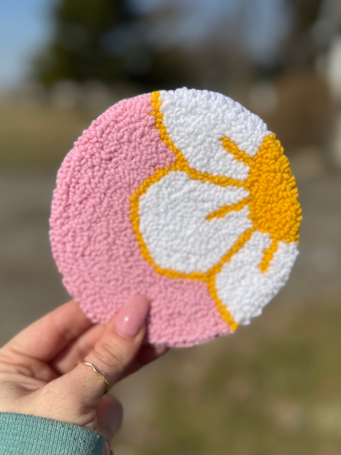 Peeping Daisy Mug Rug Coaster