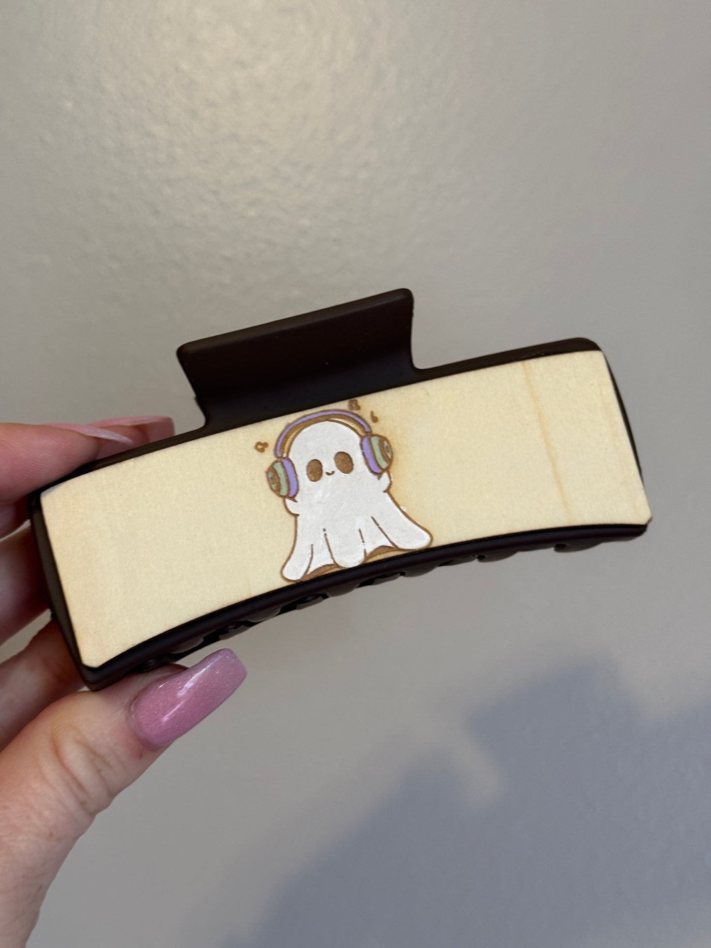 Musical ghost claw clip
