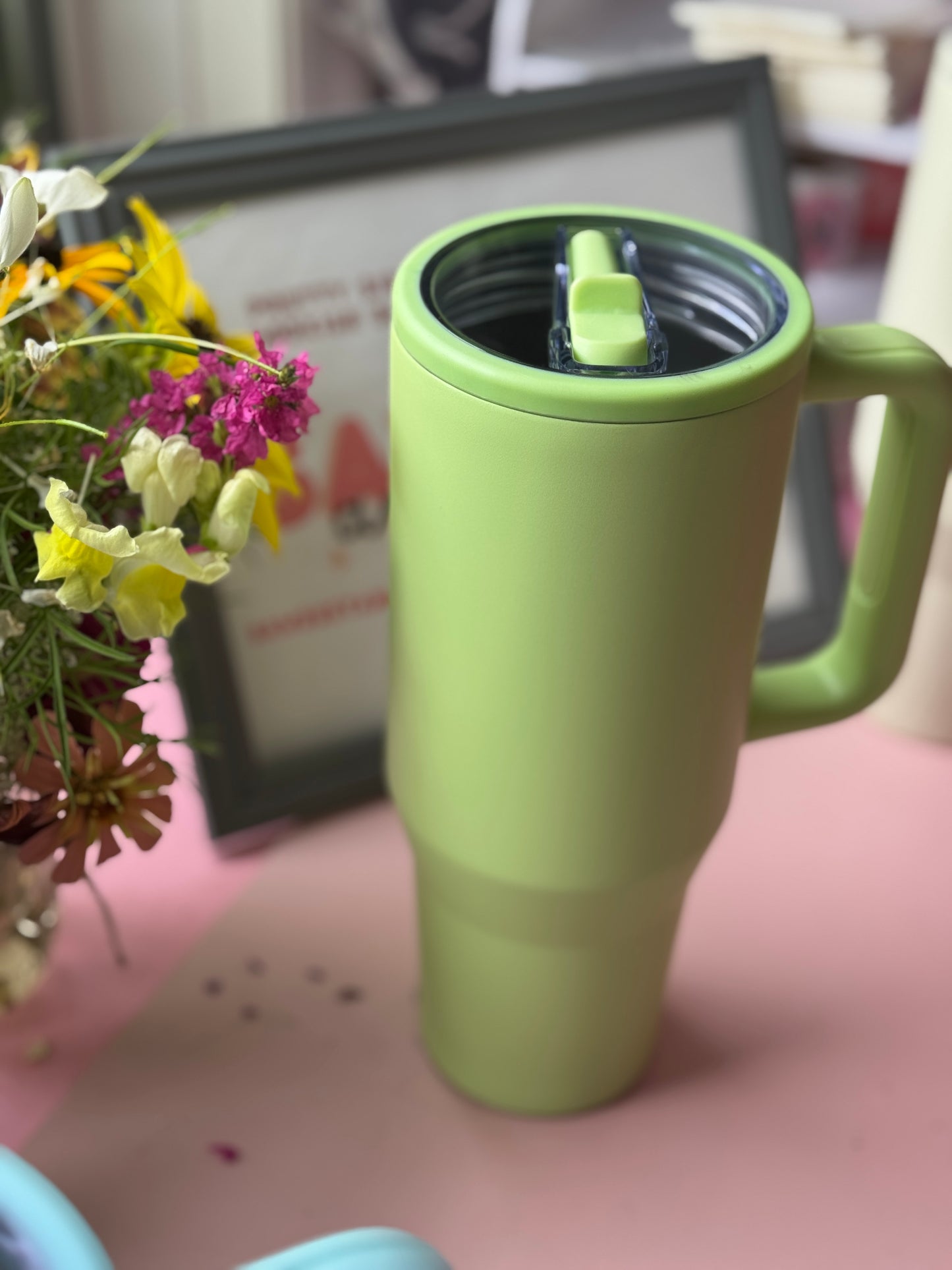 40oz Hydration Handle tumbler – Insulated & Leak Resistant