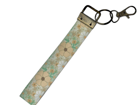 Daisy Dust Fabric Wristlet