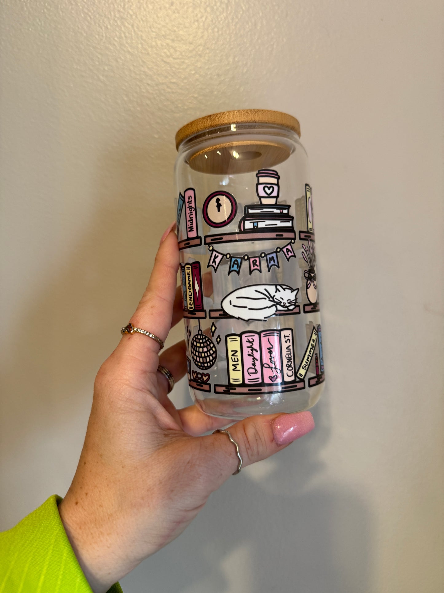 Taylor Swift Bookshelf Cup