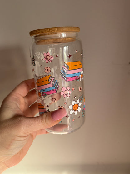 Books & Daisies Glass Cup