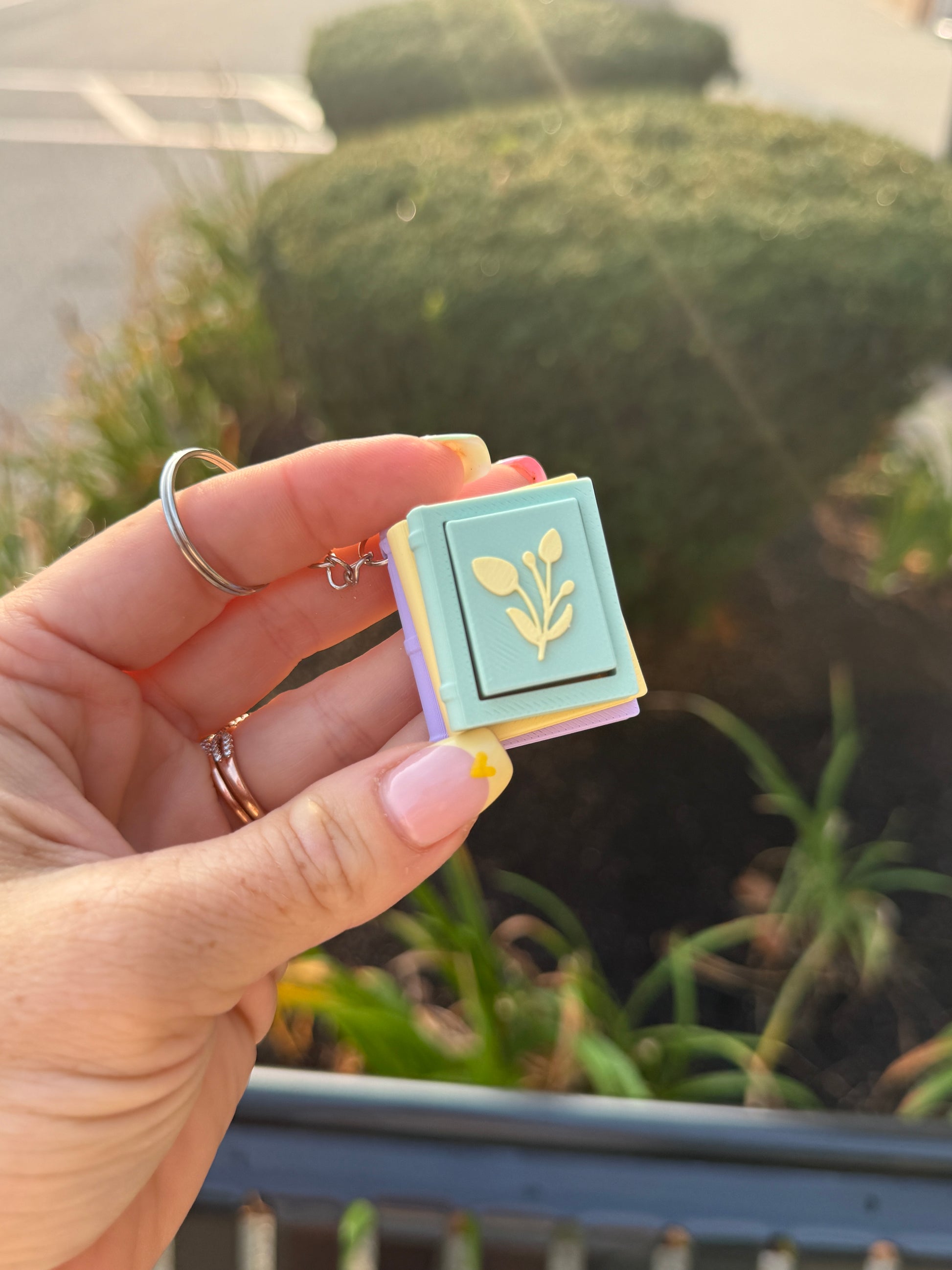 Flower Book Stack Fidget Clicker - Sawdust and Cedar